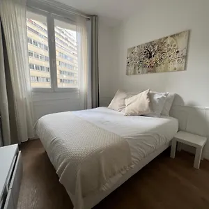 cozy-studio-apartment-tour-eiffel.fr-paris.fr/